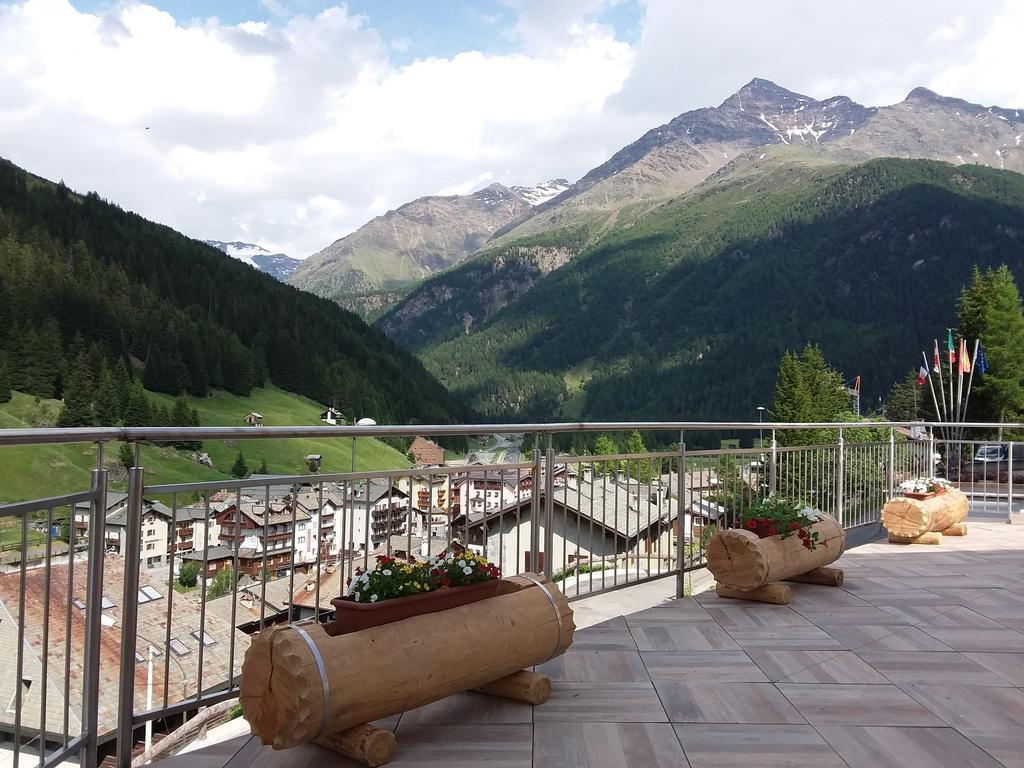 Hotel Meuble Adler - Rooms & Mountain Apartments Santa Caterina Valfurva Exterior photo