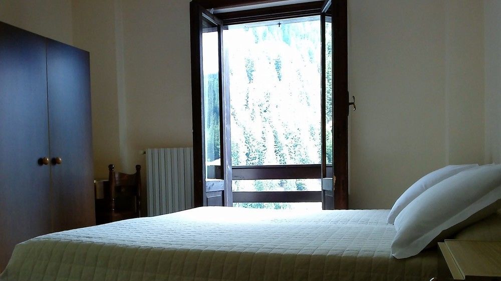 Hotel Meuble Adler - Rooms & Mountain Apartments Santa Caterina Valfurva Exterior photo