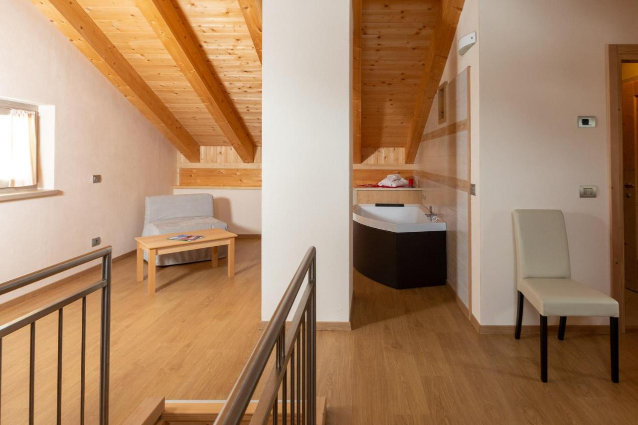 Hotel Meuble Adler - Rooms & Mountain Apartments Santa Caterina Valfurva Exterior photo